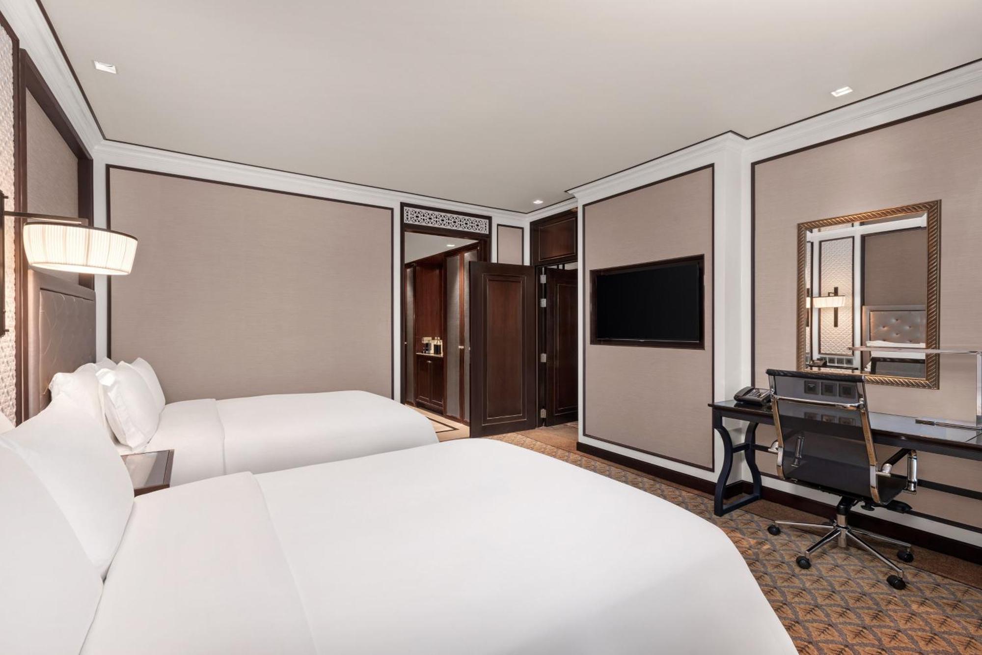 होटल The Athenee Hotel, A Luxury Collection Hotel, 5*