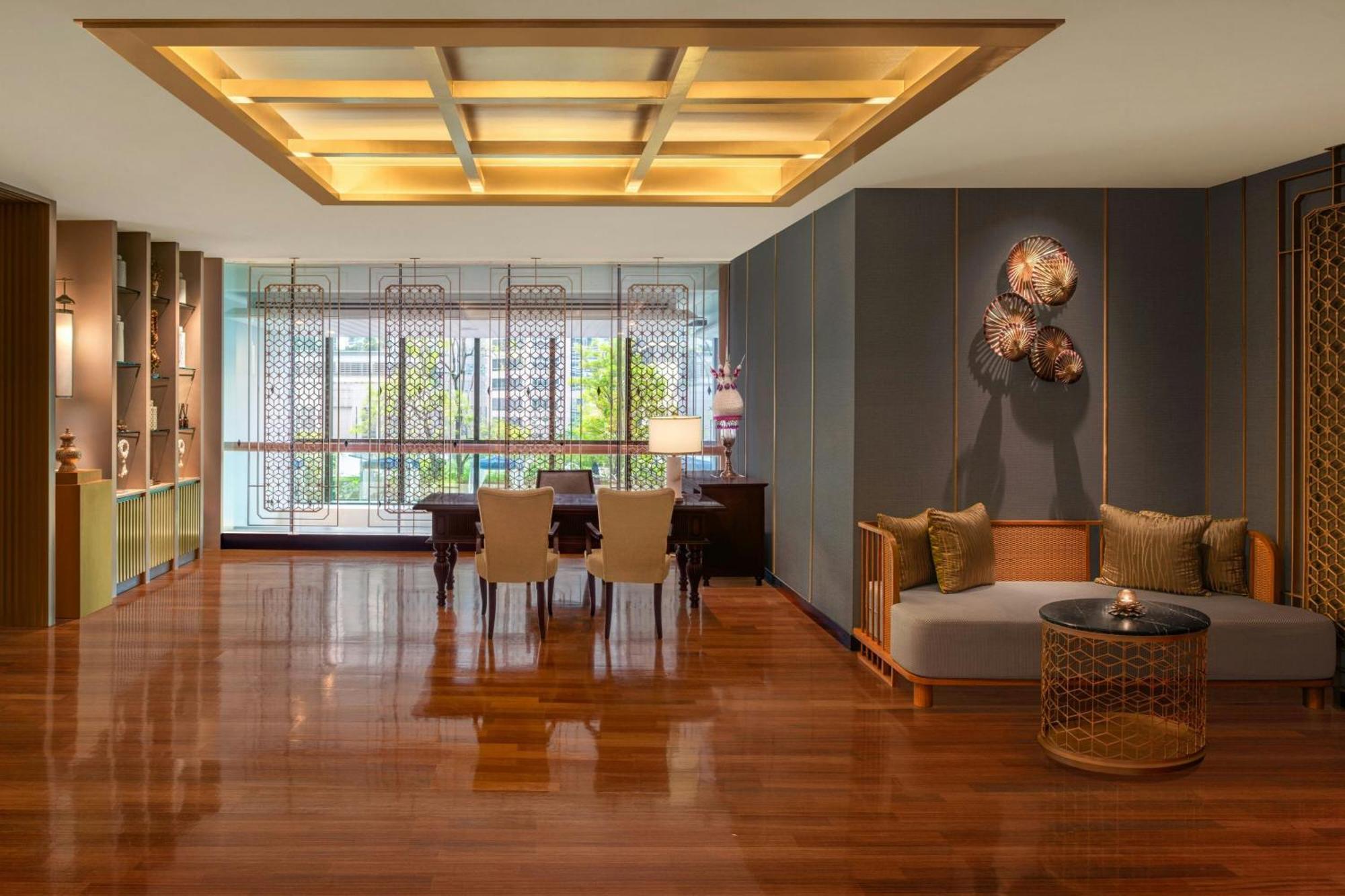 Отель The Athenee Hotel, A Luxury Collection Hotel,